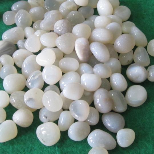White Quartz Tumble Pebble Stone
